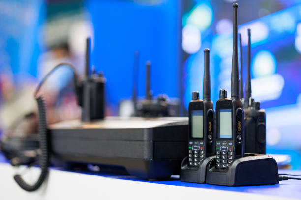 Exploring the World of Portable Radios: A Look at the Latest Technologies and Deals